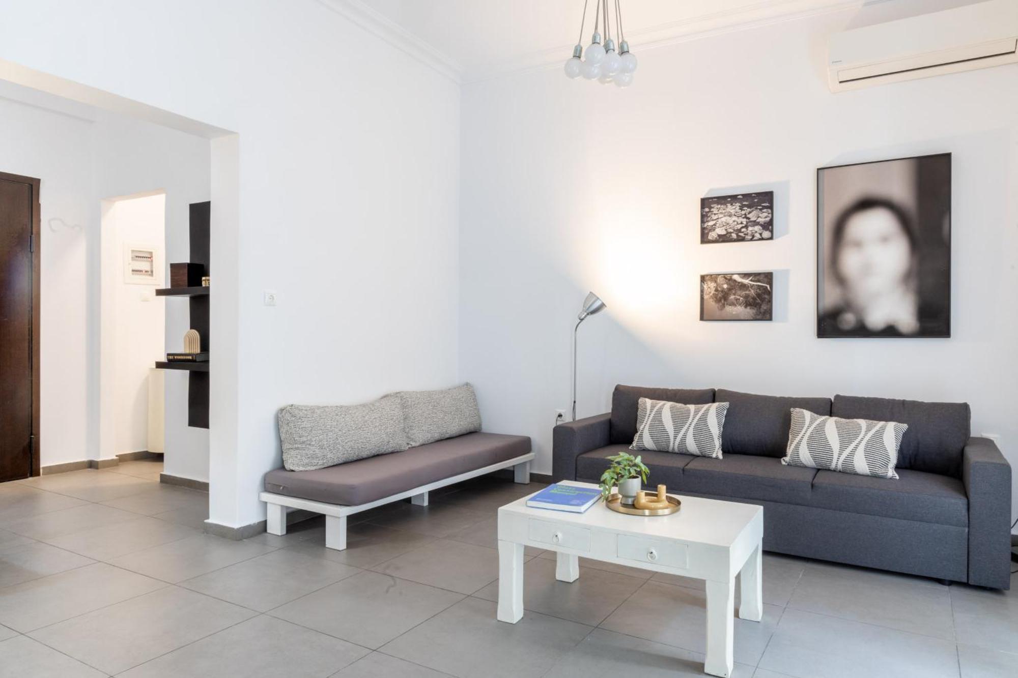Renovated 5 Bdr House Near Acropolis - New Beds, Terrace & Green Yard Athens Exterior photo