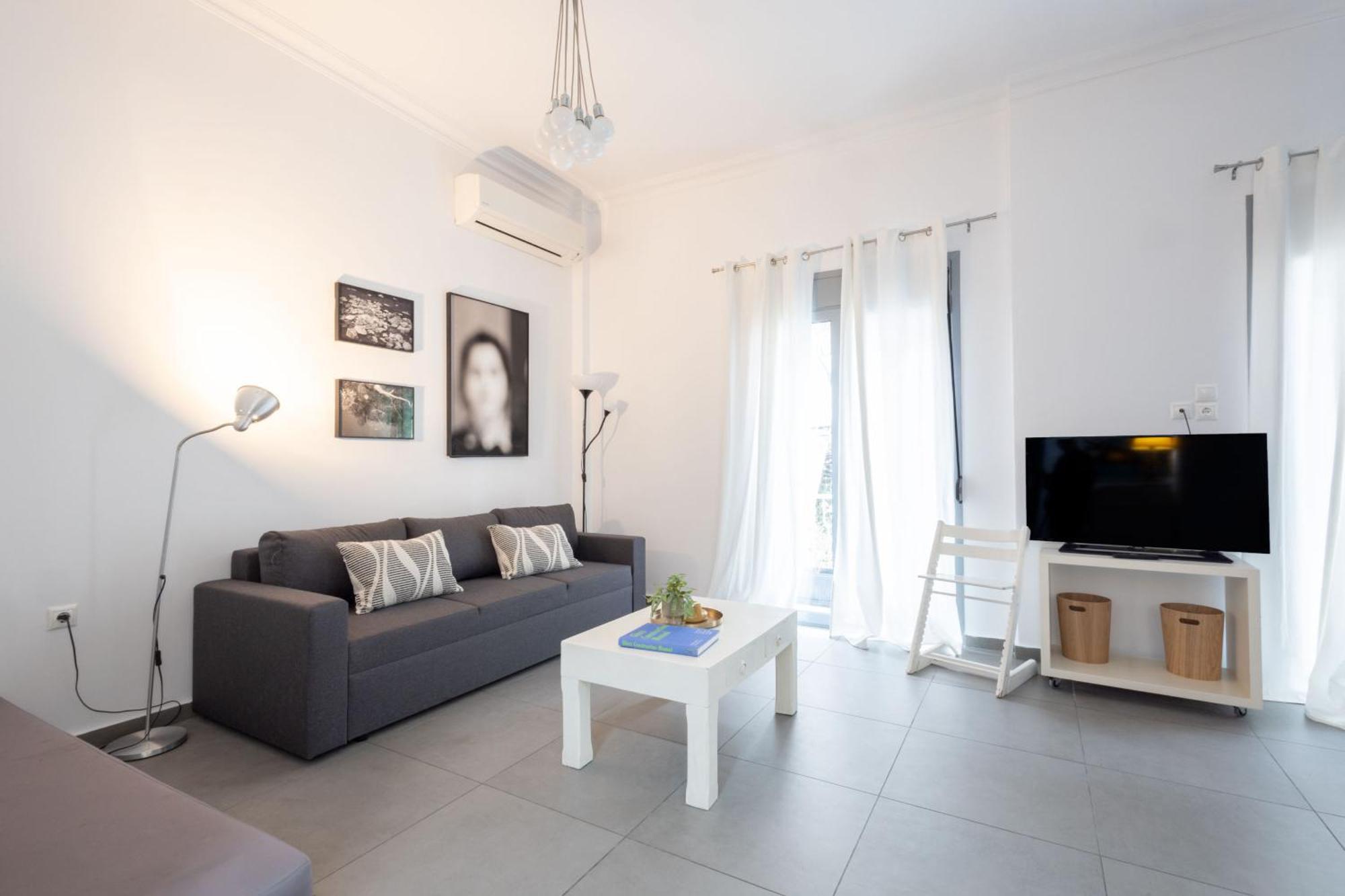 Renovated 5 Bdr House Near Acropolis - New Beds, Terrace & Green Yard Athens Exterior photo